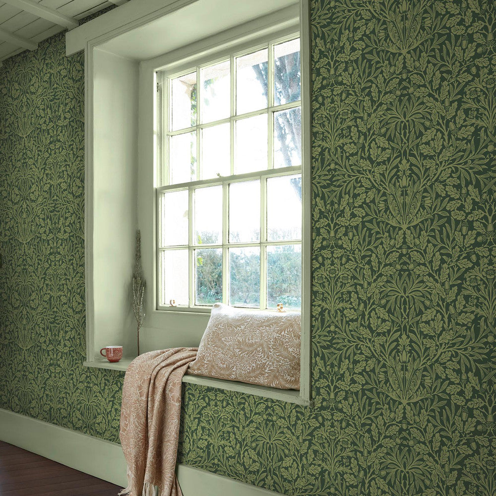 140490 - Acorn Wallpaper - Garden Green - William Morris