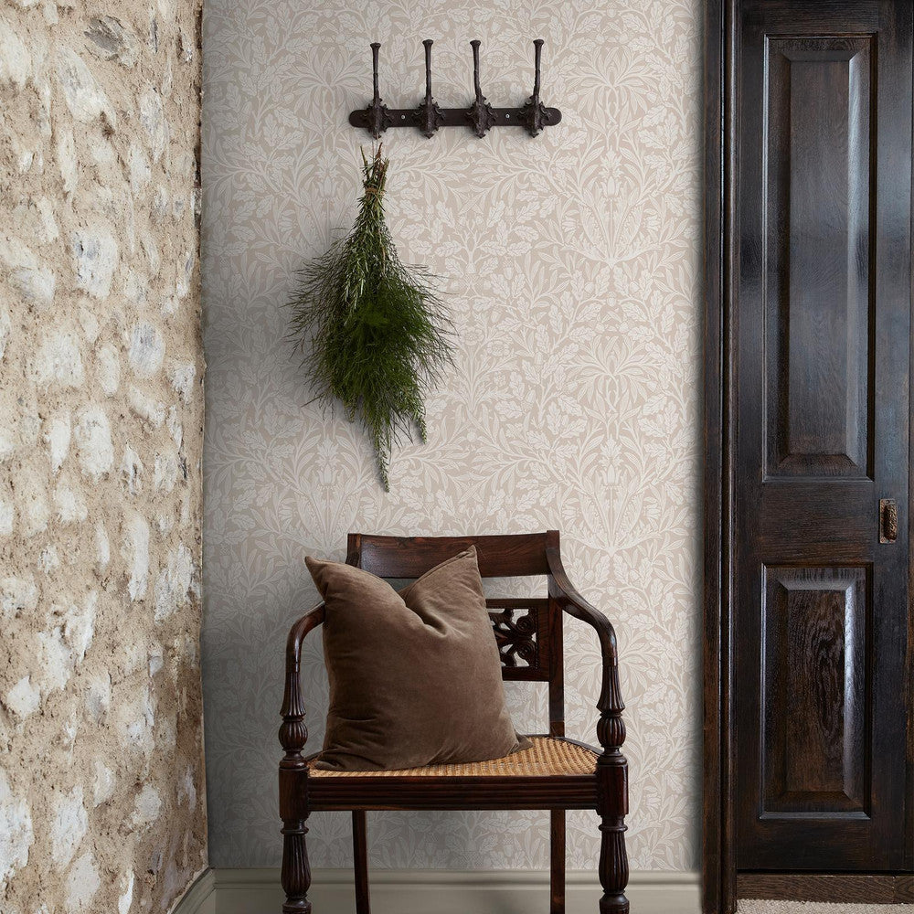 140491 - Acorn Wallpaper - Hessian - William Morris