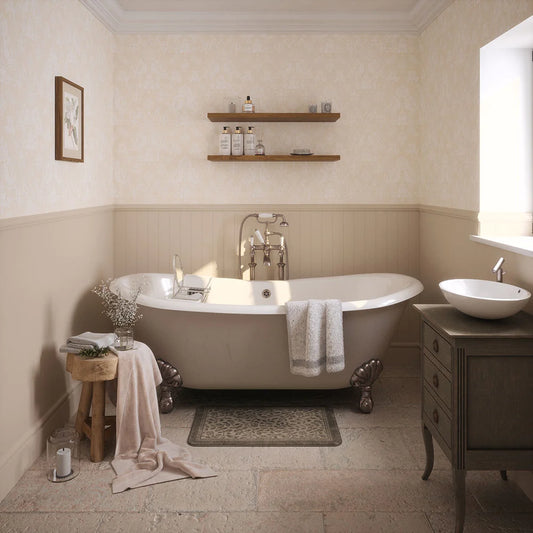 Bridgerton Damask Wallpaper - Classic Cream and Pearl White - LAN100016