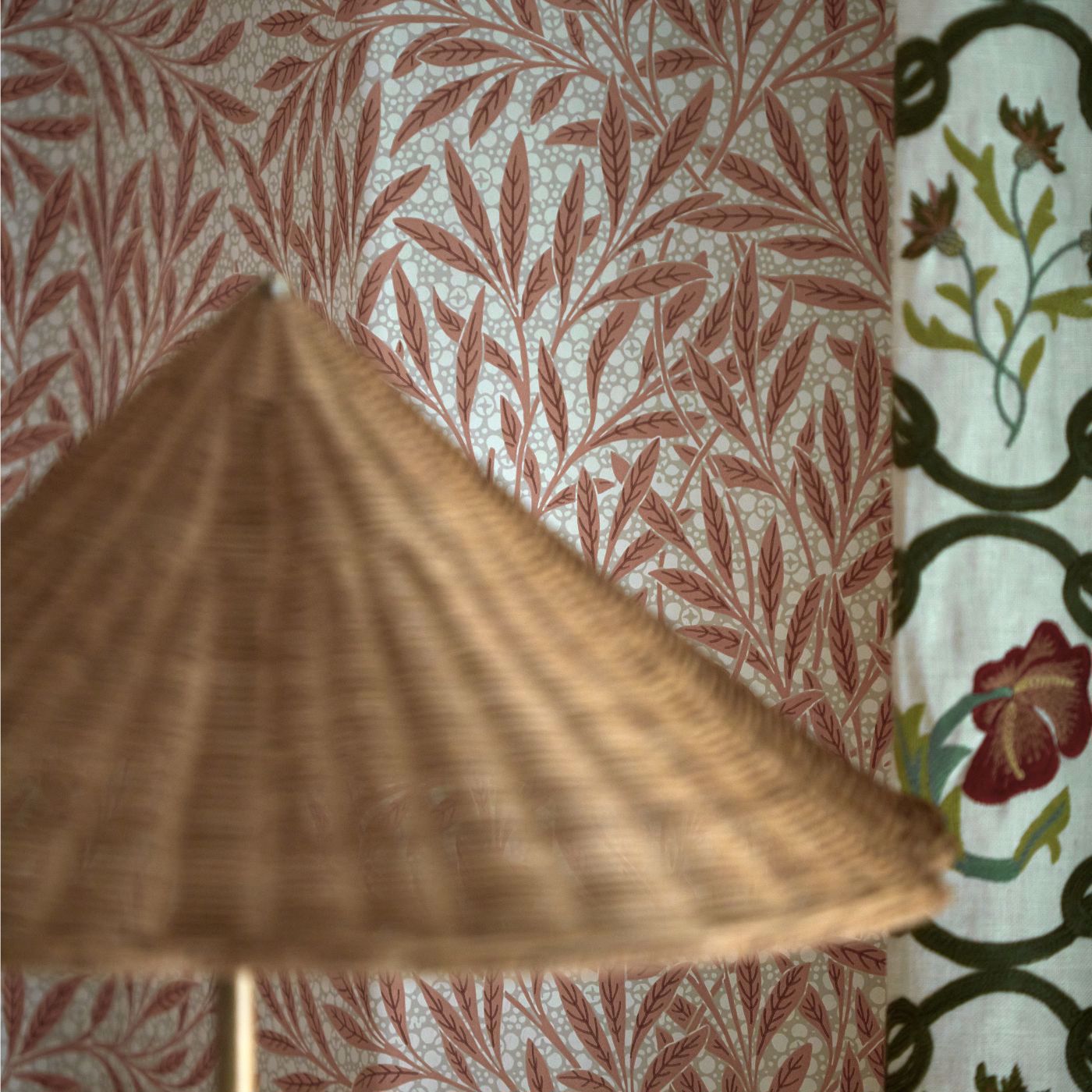 Emery’s Willow Wallpaper - Chrysanthemum Pink - 217186 - Morris & Co