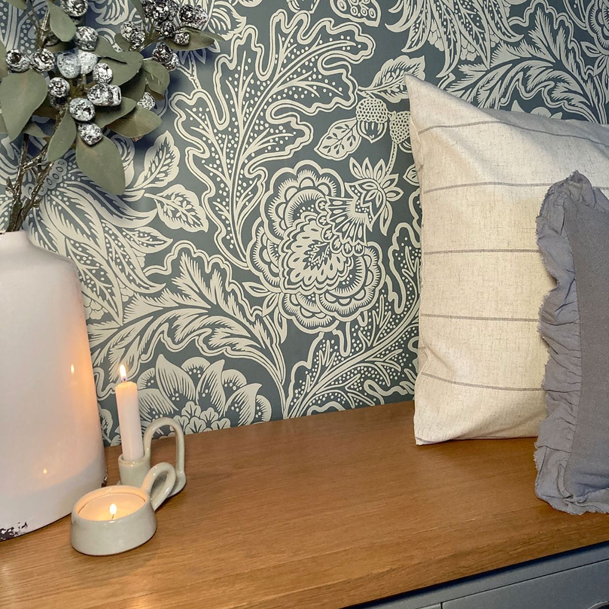 Fernhurst Floral Trail Wallpaper - Green - Belgravia