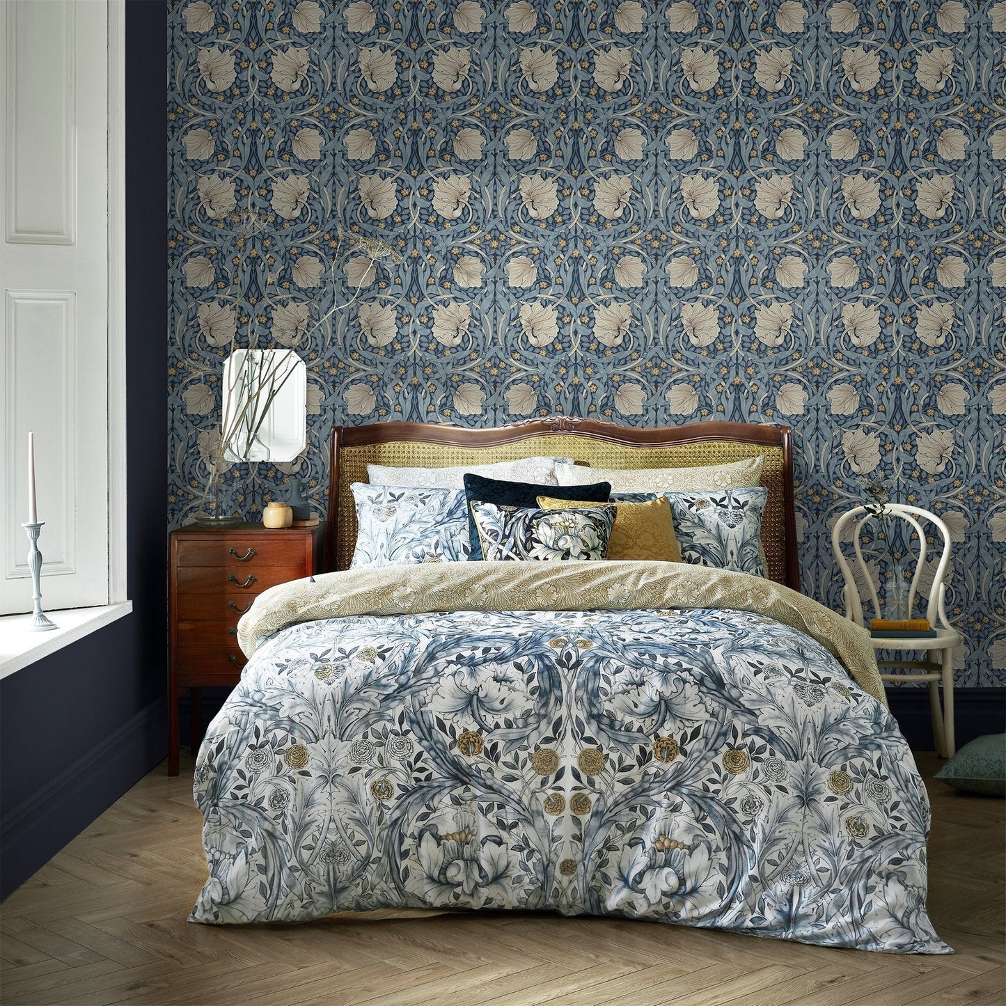 Pimpernel Wallpaper - Blue - William Morris AH