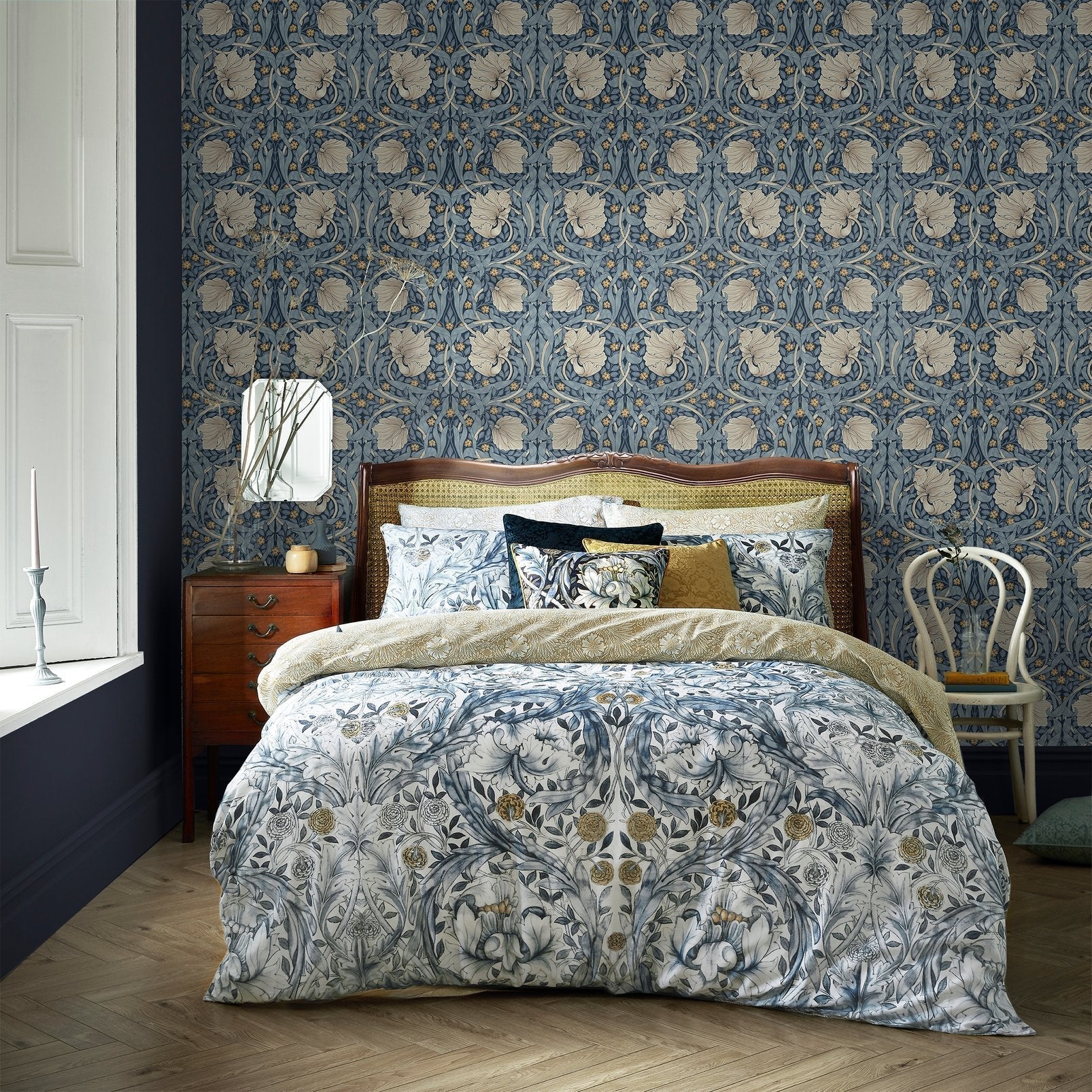 Pimpernel Wallpaper - Blue - William Morris AH