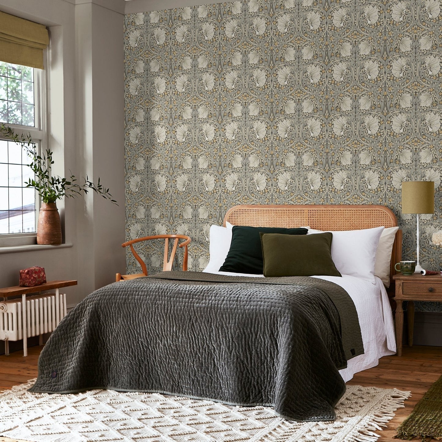Pimpernel Wallpaper - Grey - William Morris AH