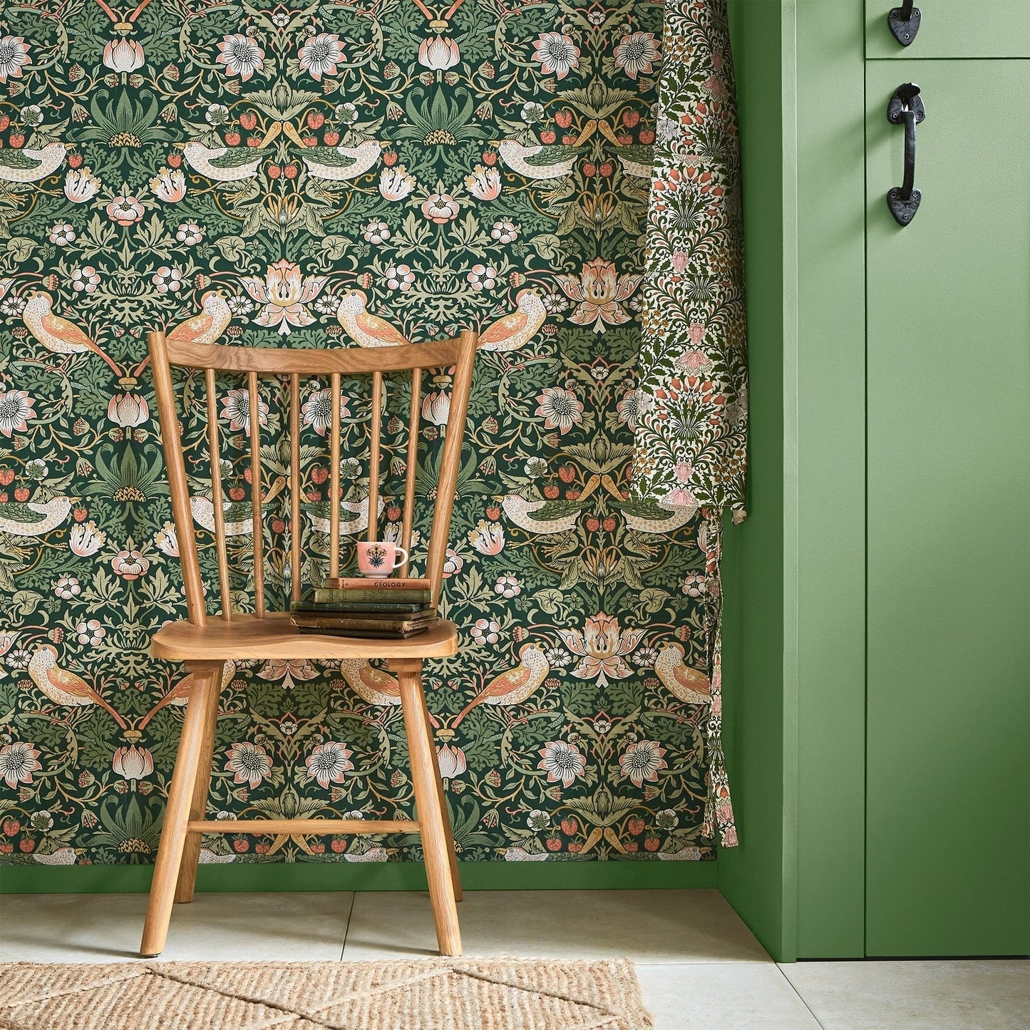 Strawberry Thief Wallpaper - Rich Green - William Morris AH